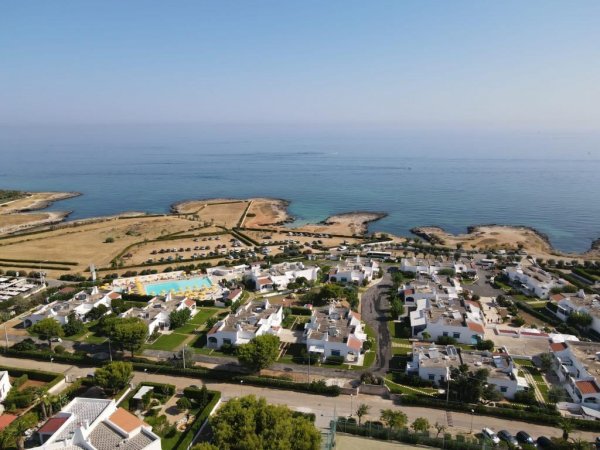 Complesso residenziale vicino al mare.