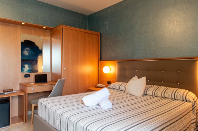 Hotel Paradiso (AP) Marche