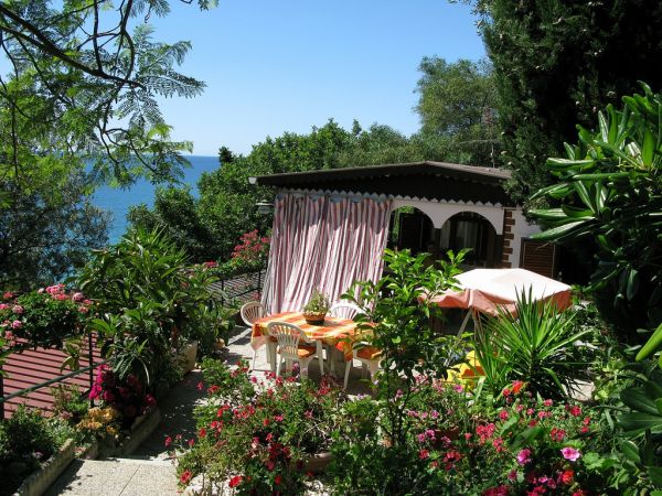 Monti E Mare Camping Village (SV) Liguria